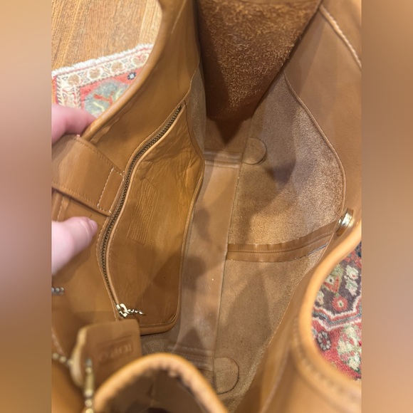 Rare Vintage Coach Ergo Shopper Shoulder Bag 9035 in “Toffee” Tan Leather - Picture 13 of 15